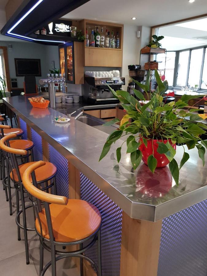 Auberge Des Avenieres Les Avenières Eksteriør billede